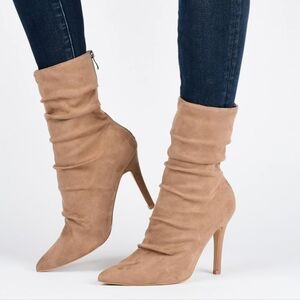 Journee Markie Women's High Heel Ankle Boots Elegant Tan Suede Size 8